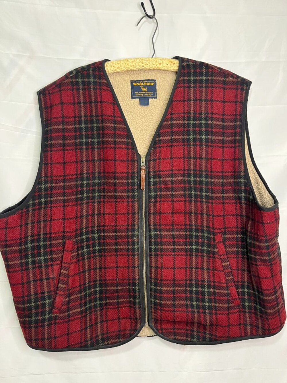 Vintage Woolrich Mens 2XL Full Zip Vest Buffalo Red Plaid Sherpa Lined Outdoors